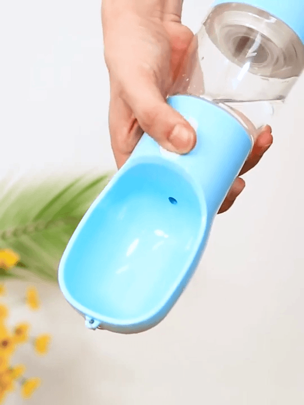 Aqua Snack ™ - Dog Water Bottle